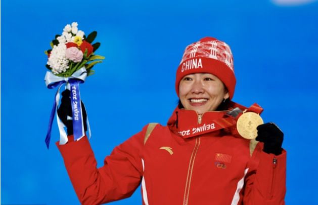 日前，谢霆锋、何珮瑜携《怒火;重案》来到广州路演，在映后见面上，有观众按捺不住刚看完片后的激动，;硬核喊话谢霆锋：;你演得太好了，能不能以后多拍戏，我都想把你的厨房给‘炸’了！谢霆锋的回应冷静又羞涩，;炸吧